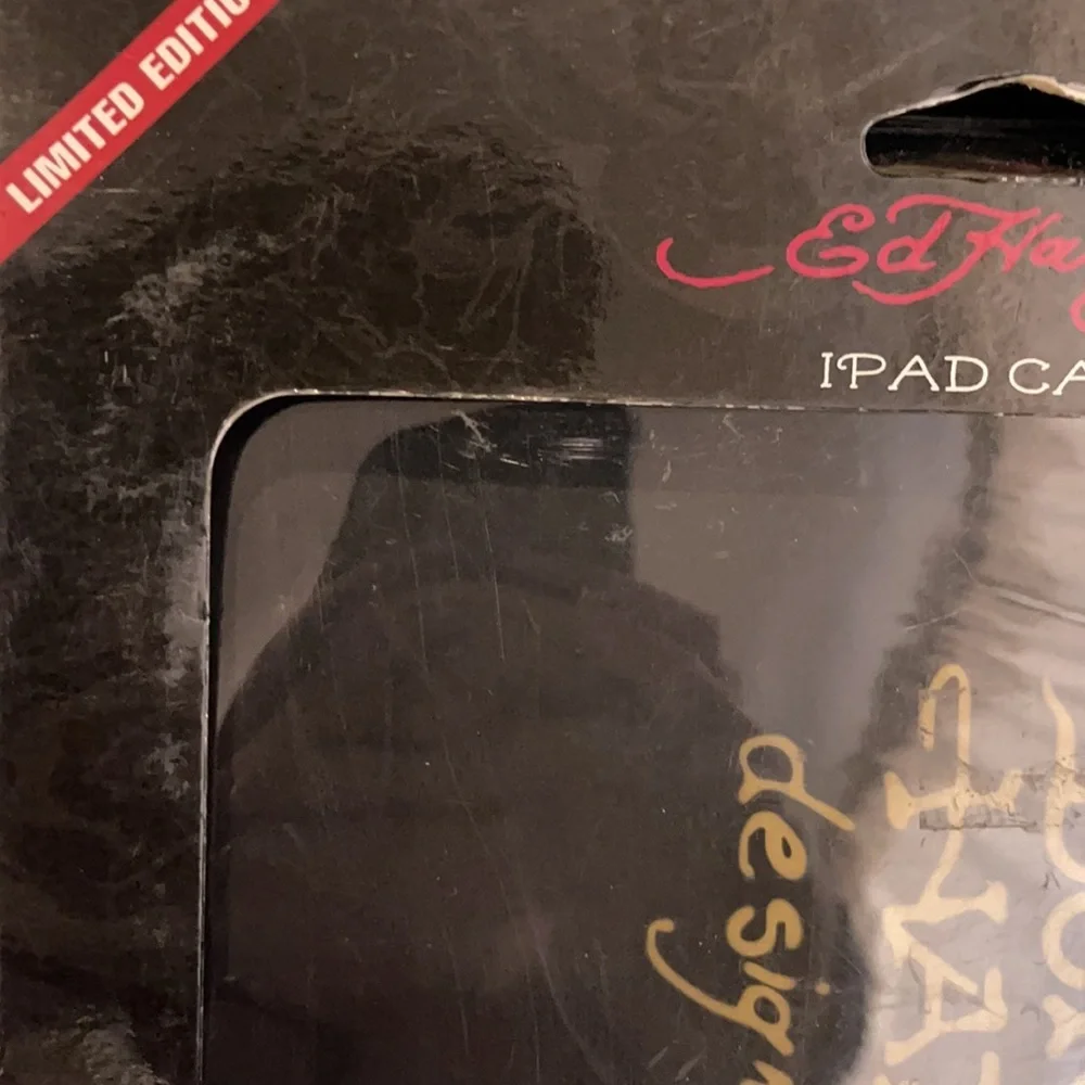 6/$20 New Ed Hardy iPad 1 case